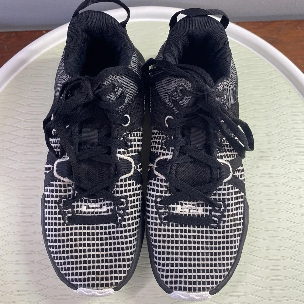 Nike LeBron Performance Basketball Witness VII Black Shoes Sneakers Men's‎ Sz.7